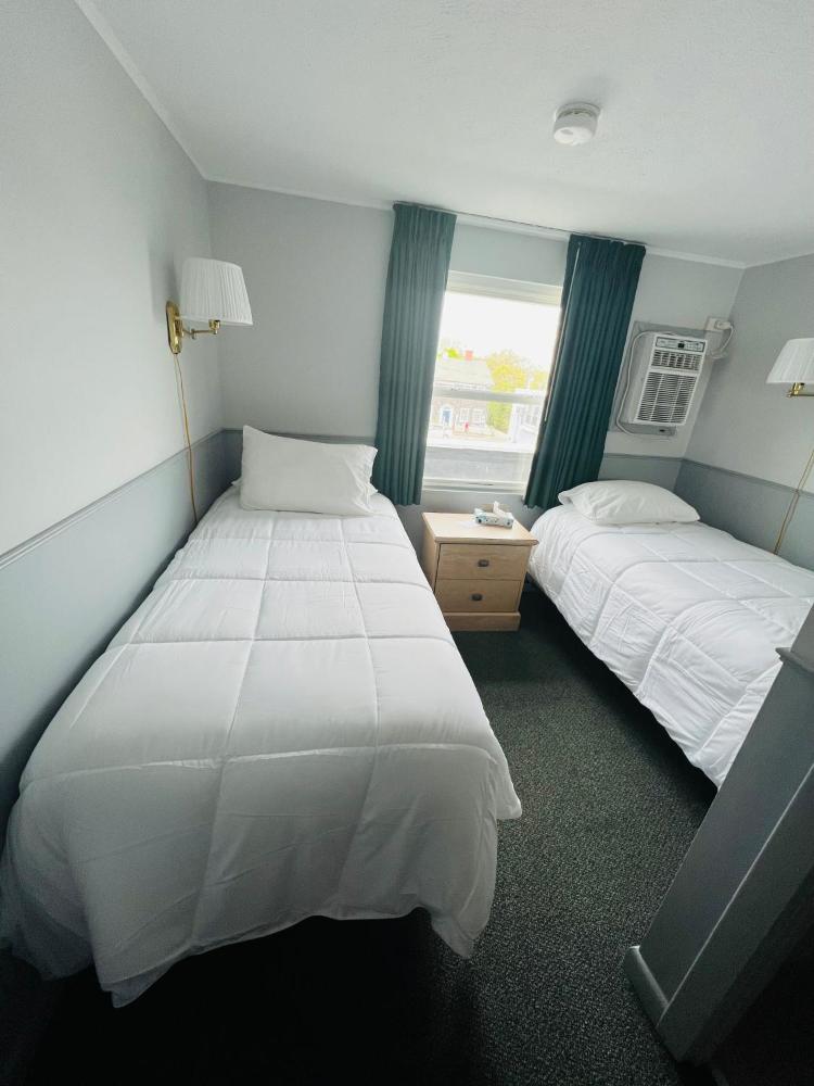 Double or Twin Room interior